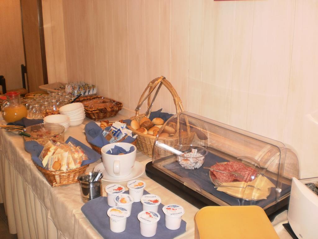 Hotel Milano Iseo Buitenkant foto